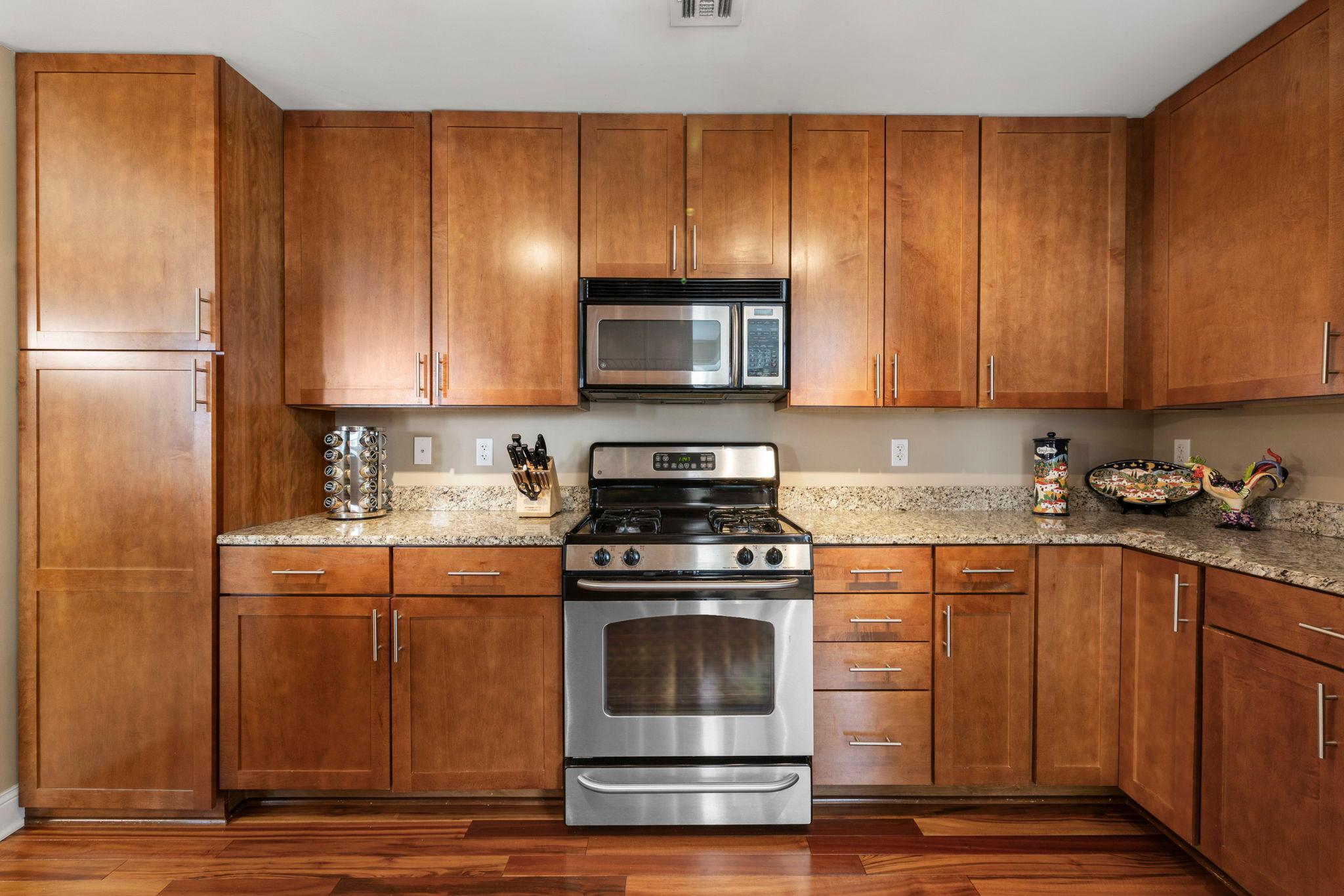 36-web-or-mls-100 3rd Ave S 705-87.jpg