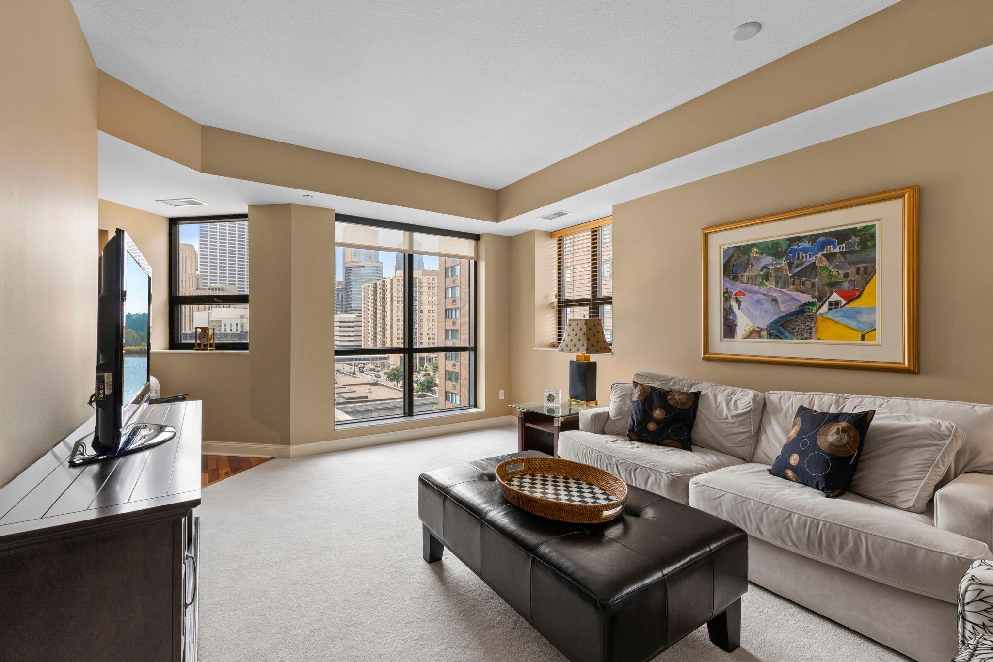 41-web-or-mls-100 3rd Ave S 705-102.jpg