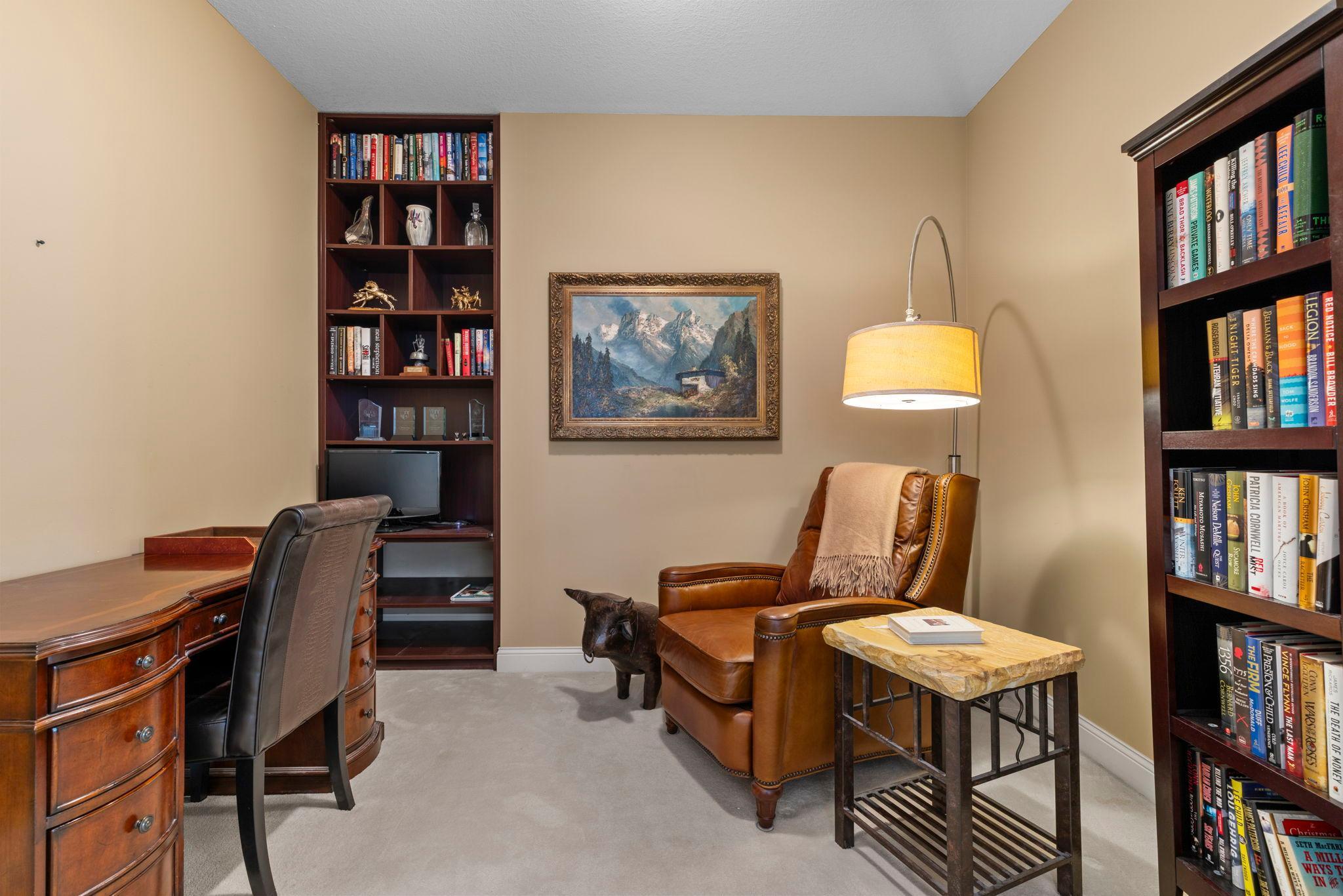 53-web-or-mls-100 3rd Ave S 705-135.jpg