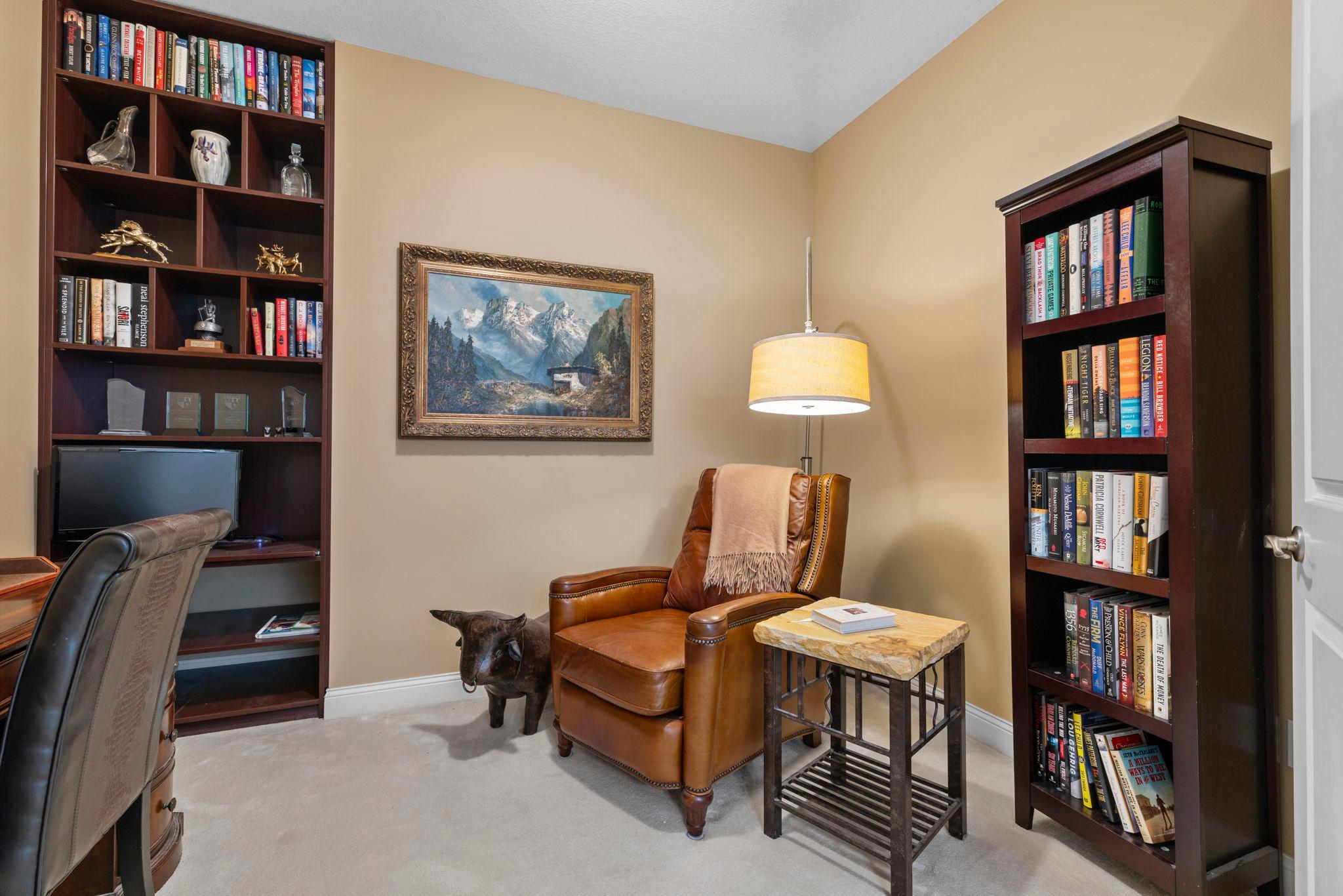 54-web-or-mls-100 3rd Ave S 705-137.jpg