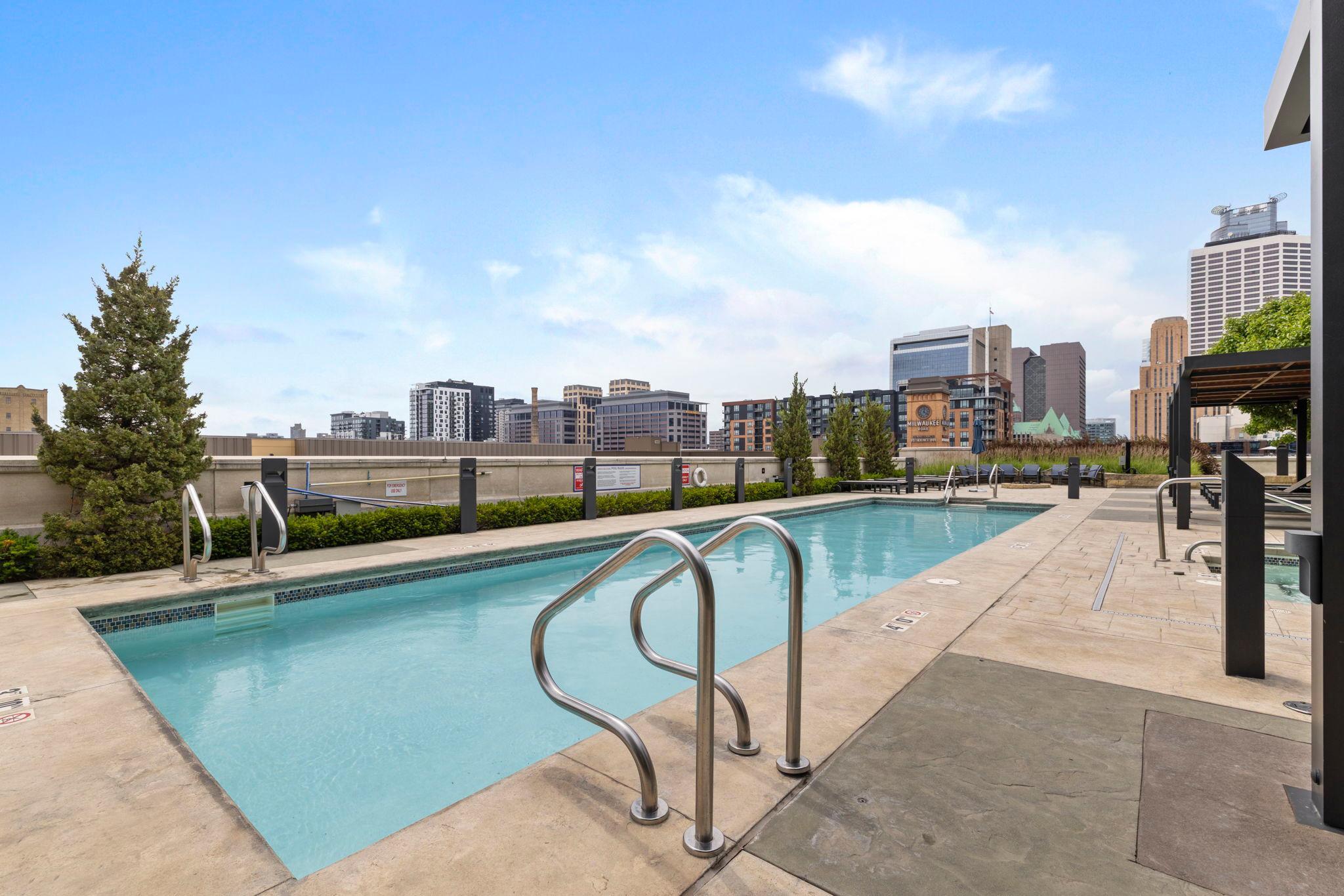 73-web-or-mls-100 3rd Ave S 705-195.jpg