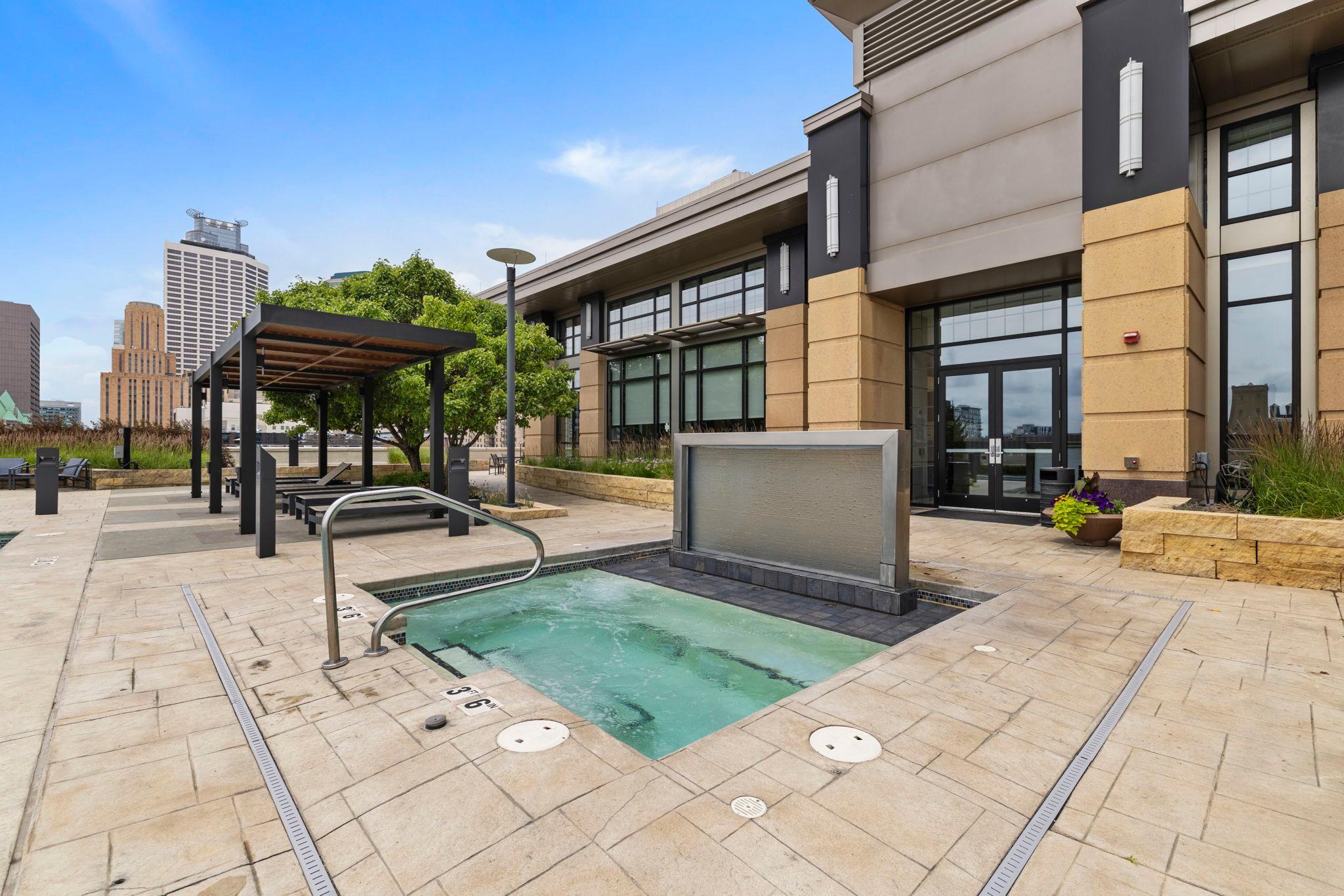 75-web-or-mls-100 3rd Ave S 705-201.jpg