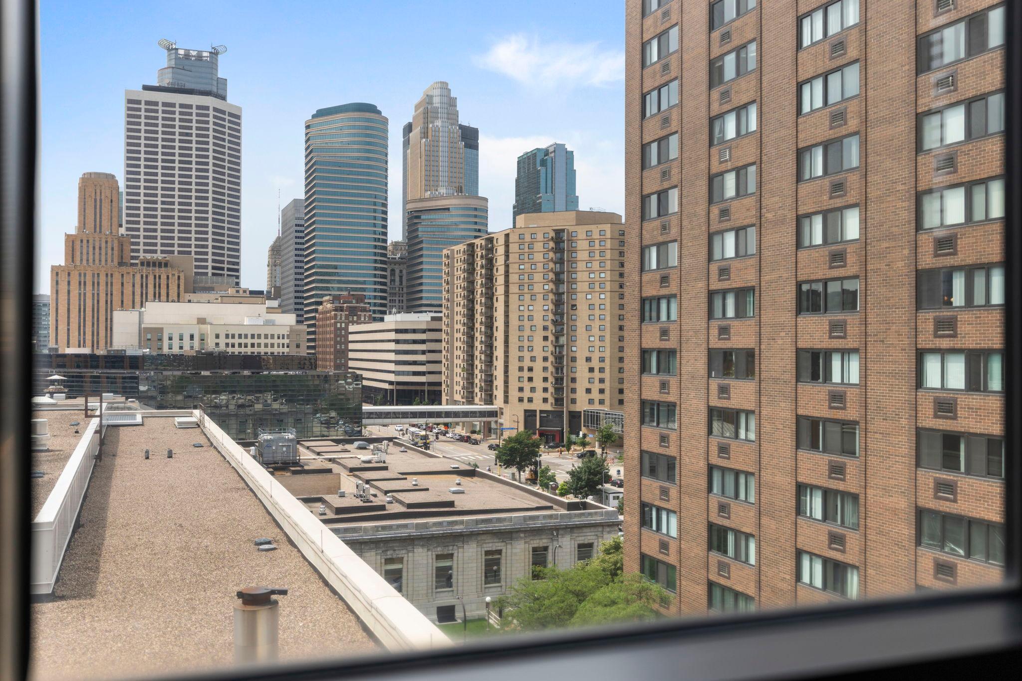 44-web-or-mls-100 3rd Ave S 705-129.jpg