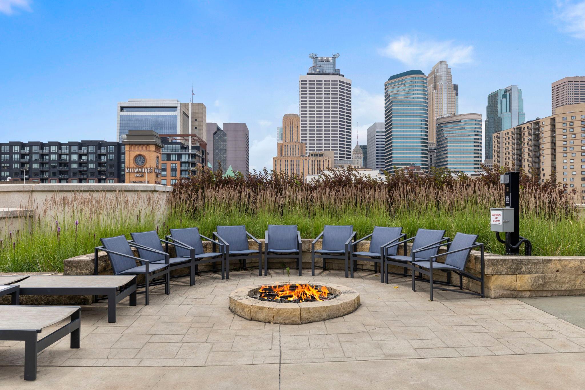 77-web-or-mls-100 3rd Ave S 705-203.jpg
