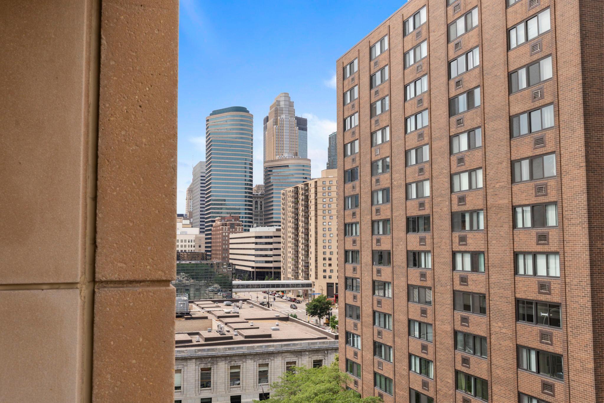 51-web-or-mls-100 3rd Ave S 705-123.jpg