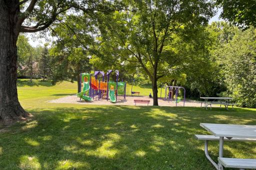 45 21st Avenue N, Hopkins, MN 55343