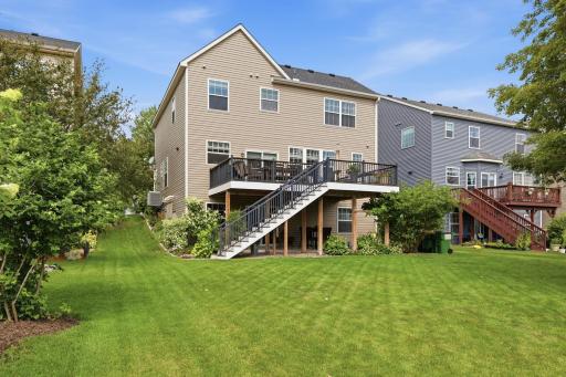 Deck walks down to back yard