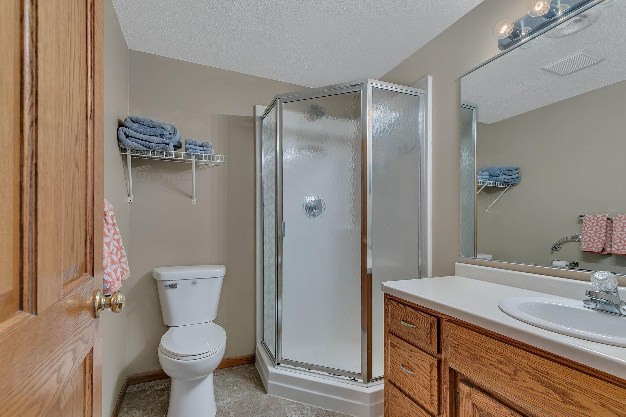 Lower level 3/4 shower