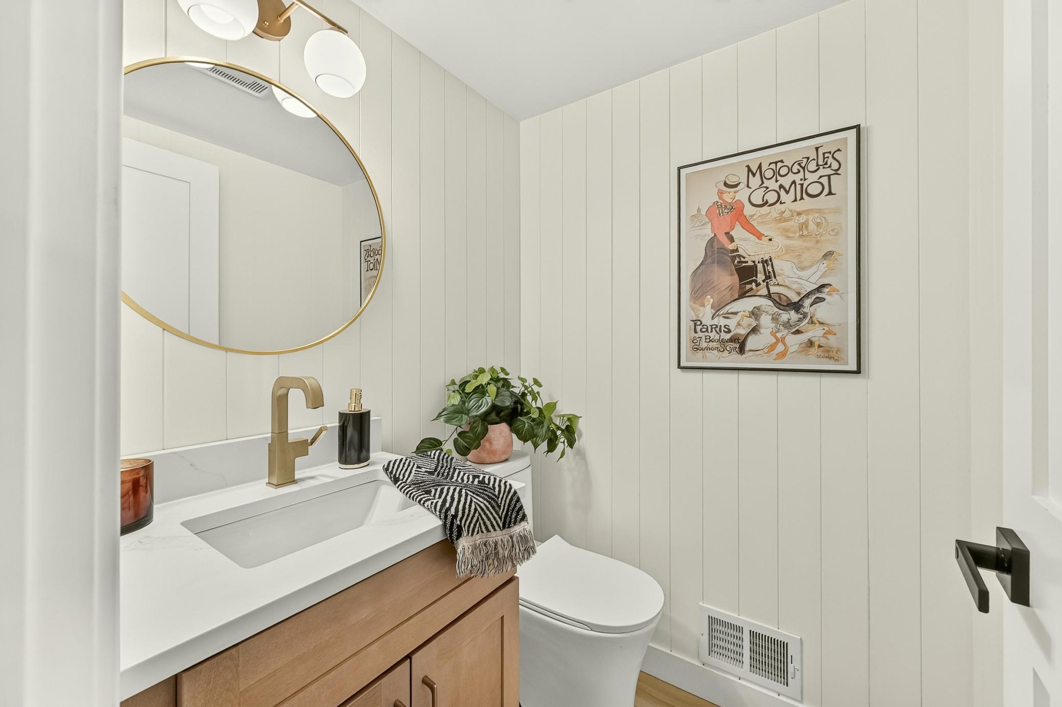 1/2 Bath/Main Flr