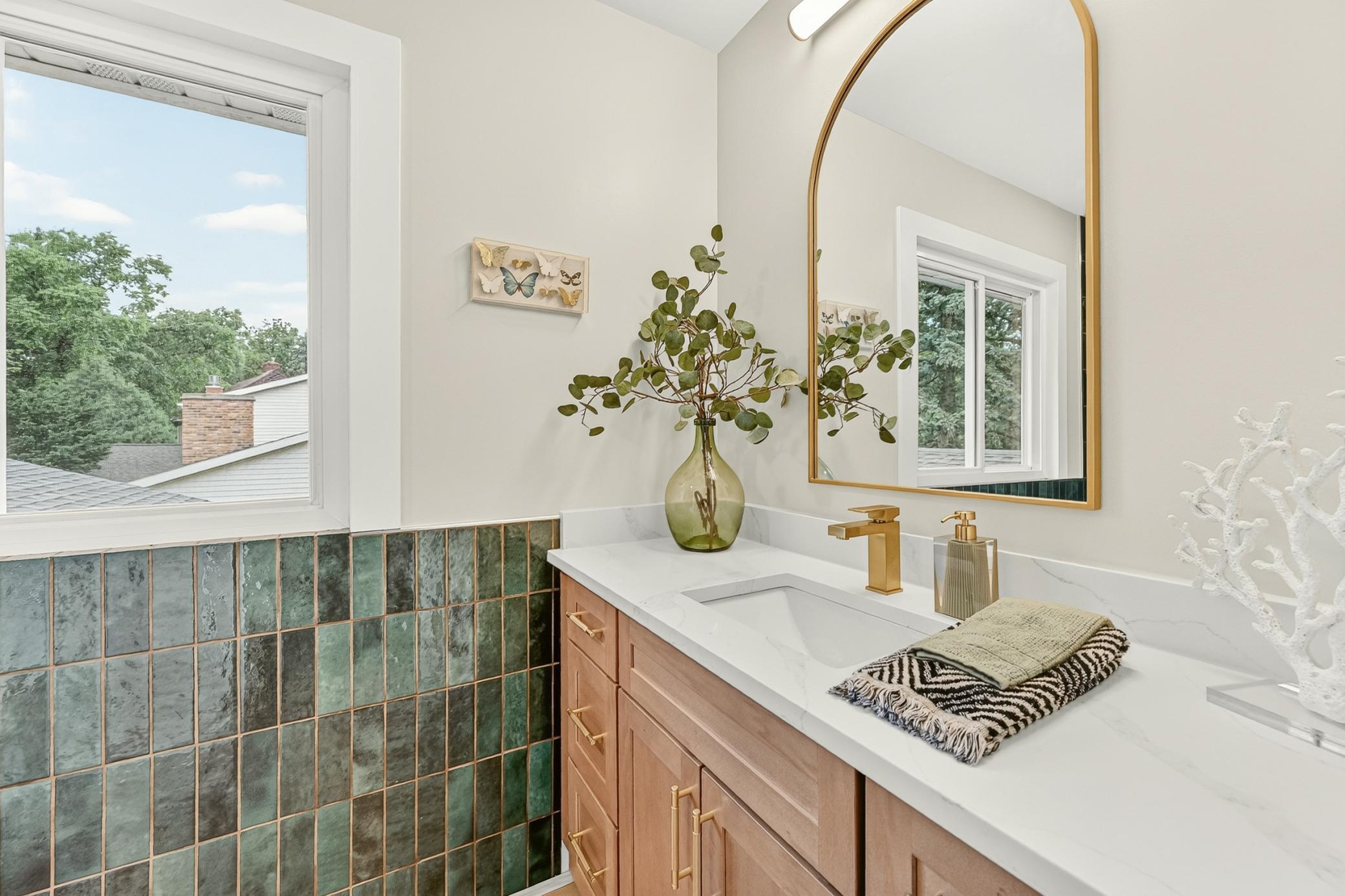 Full Bath Upper.jpg