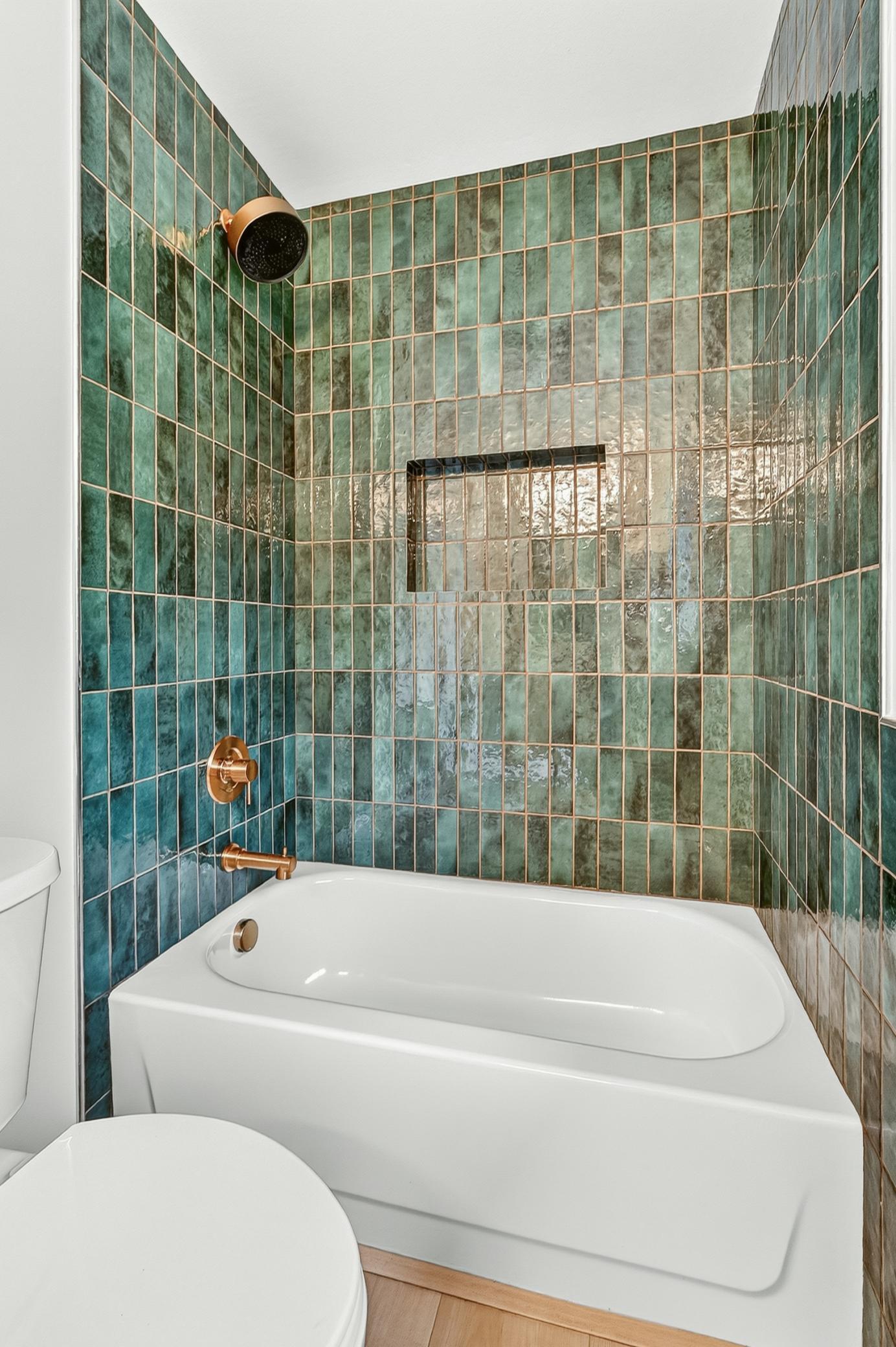 Full Bath Upper.jpg