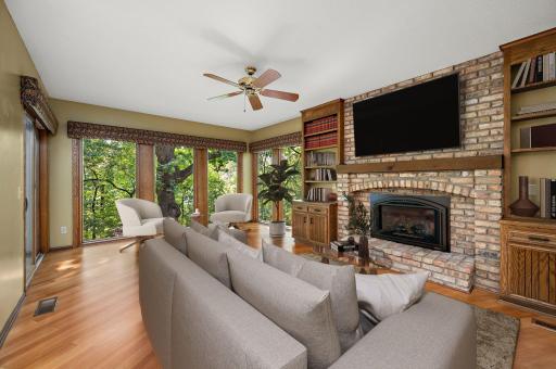 12050 48th Avenue N, Minneapolis, MN 55442