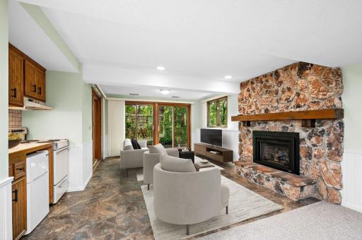 12050 48th Avenue N, Minneapolis, MN 55442