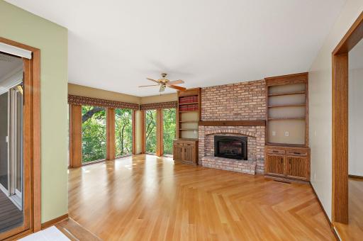 12050 48th Avenue N, Minneapolis, MN 55442