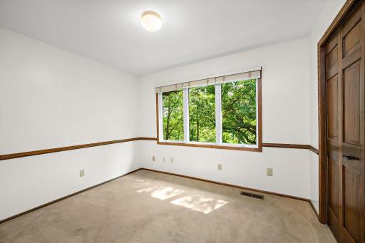 12050 48th Avenue N, Minneapolis, MN 55442