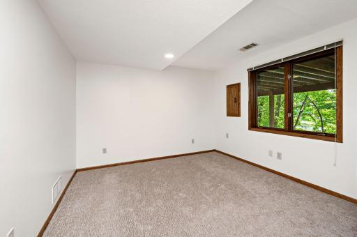 12050 48th Avenue N, Minneapolis, MN 55442