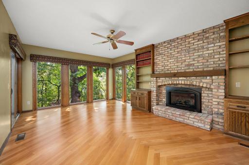 12050 48th Avenue N, Minneapolis, MN 55442