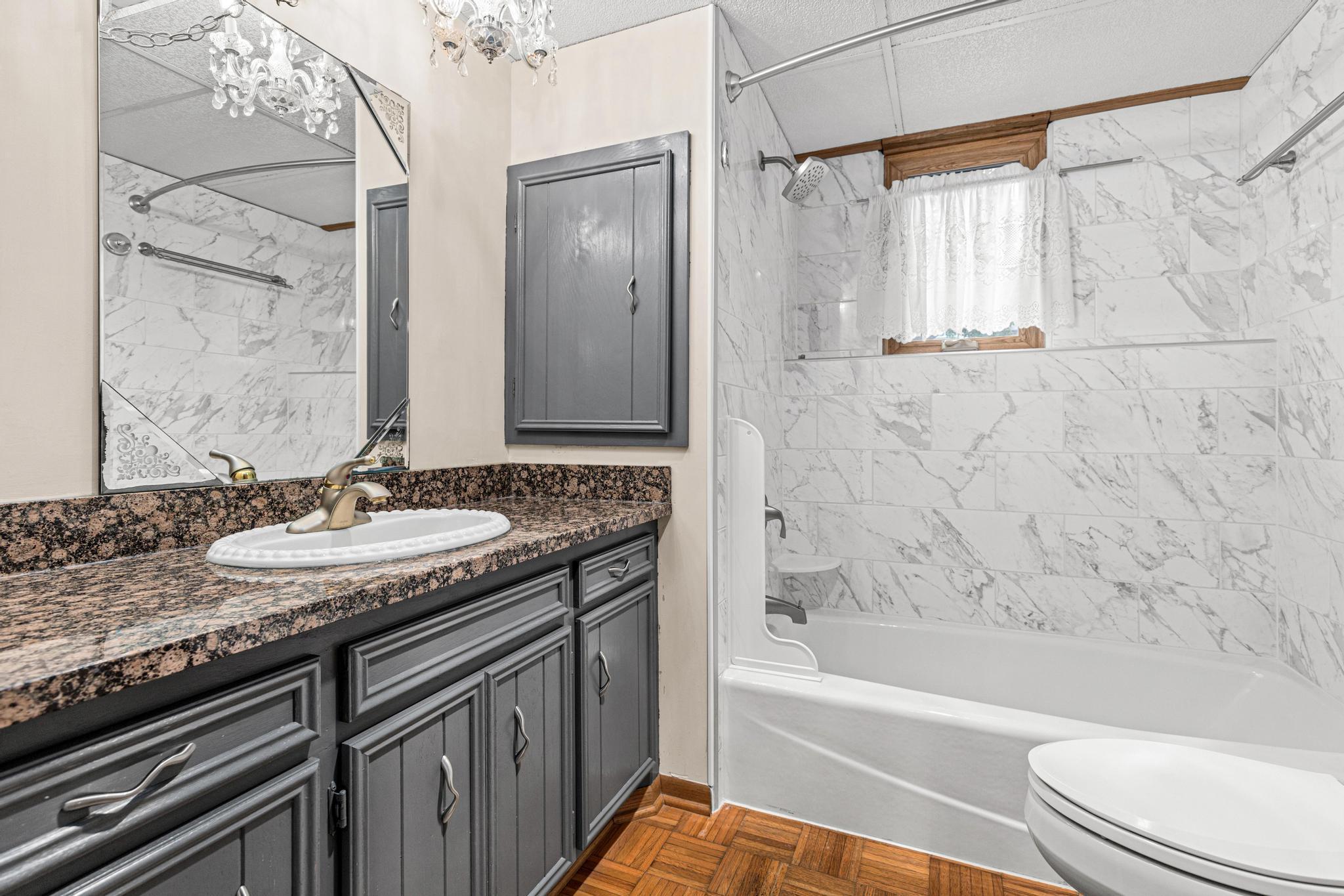 Updated full bathroom in the lower level ensuite