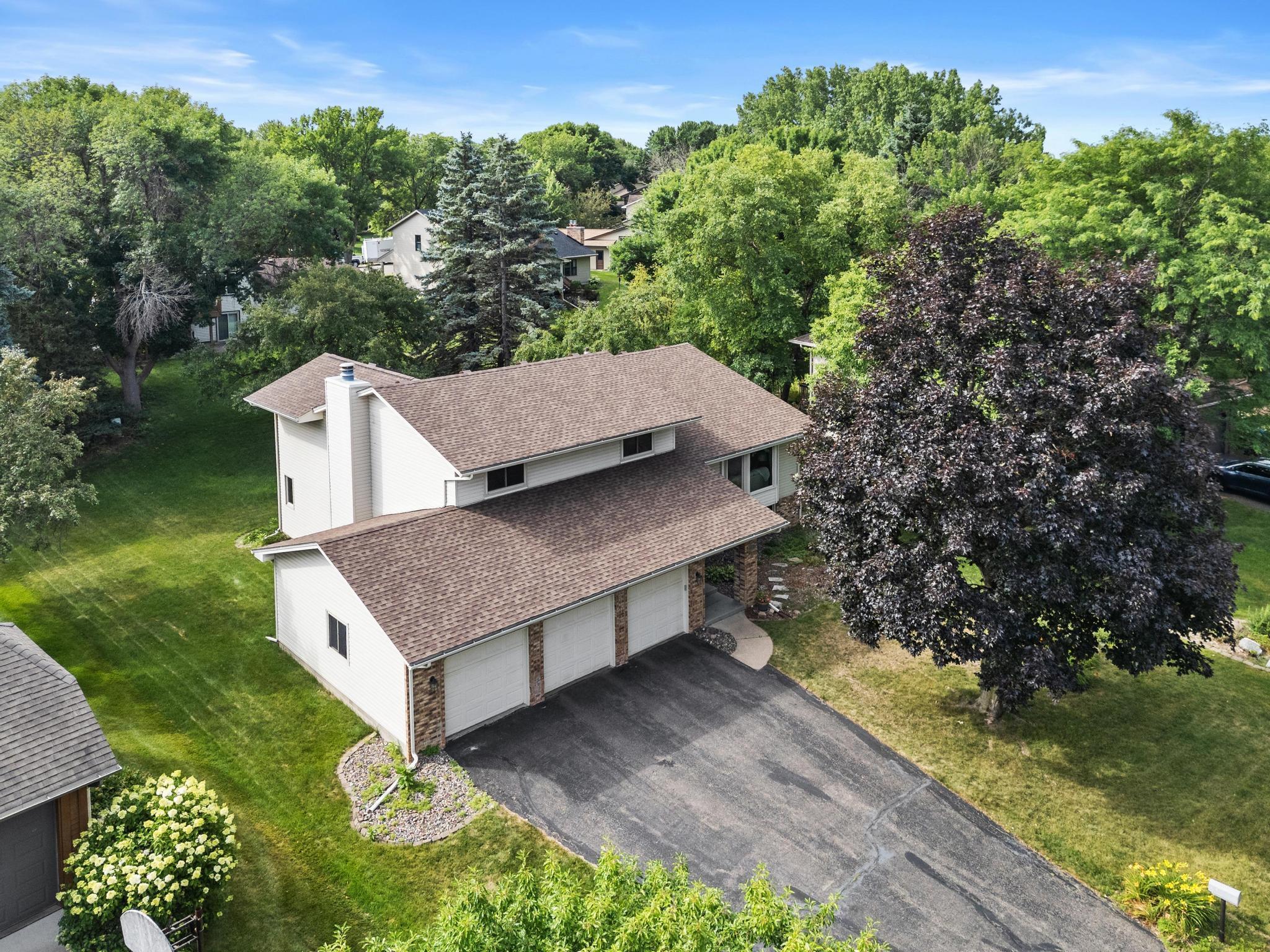 4640 Goldenrod Lane N ~ 5 bedroom ~ 4 bathroom ~ 3 car garage. Lovingly maintained by original owners!