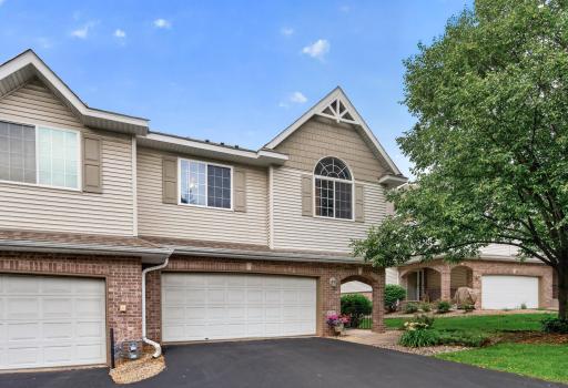 Welcome to 637 Crane Creek Lane in Eagan!