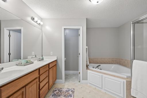637 Crane Creek Lane, Eagan, MN 55121