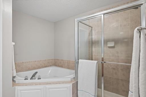 637 Crane Creek Lane, Eagan, MN 55121