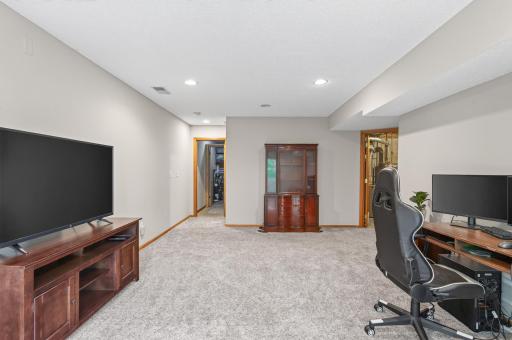 637 Crane Creek Lane, Eagan, MN 55121
