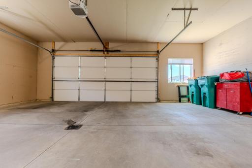 2 1/2 Stall Garage