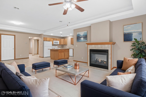 225-Helen-St-2 - Living Room - Modern - 11.jpg