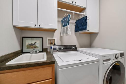 290 Grace Pointe Court, Wayzata, MN 55391