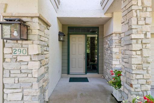 290 Grace Pointe Court, Wayzata, MN 55391