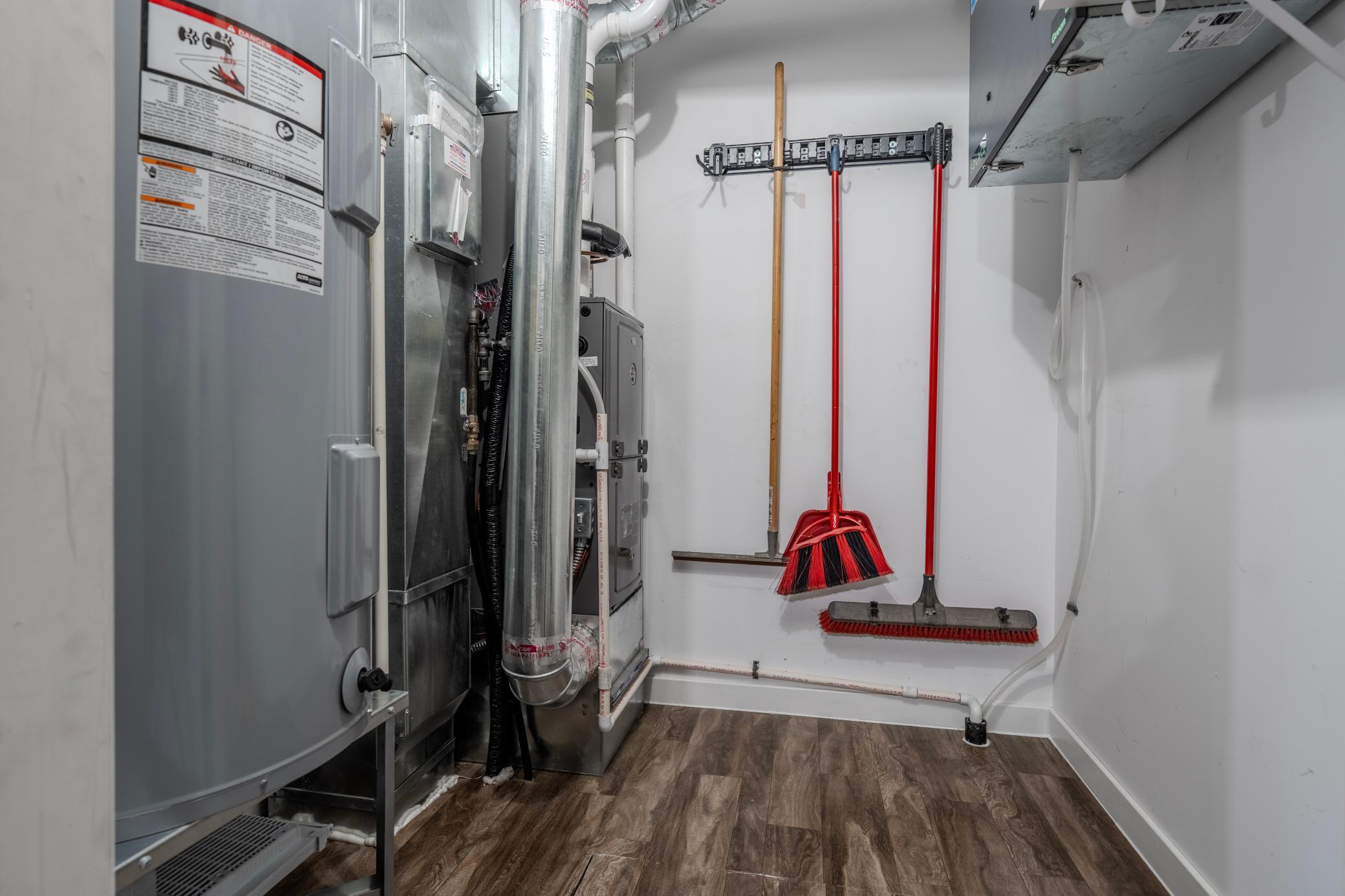 Utility room with access to crawl space