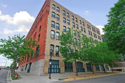 Minneapolis, MN 55401