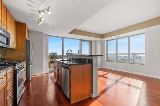 Minneapolis, MN 55404