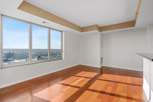 Minneapolis, MN 55404