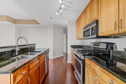 Minneapolis, MN 55404