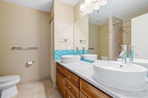 Minneapolis, MN 55404