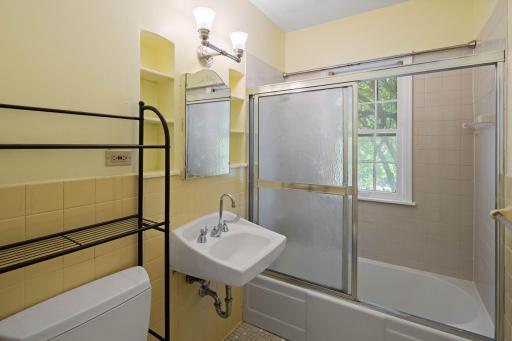 Minneapolis, MN 55414