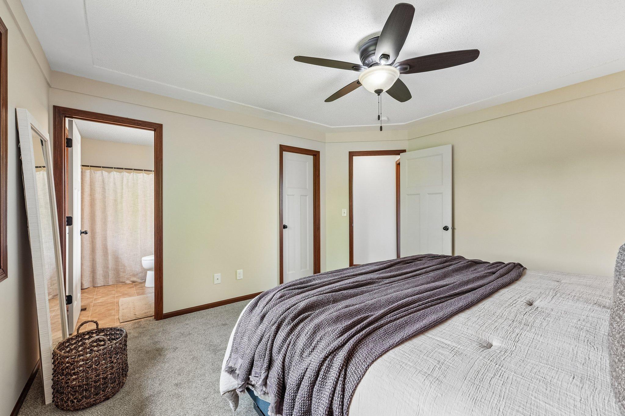 38-web-or-mls-209th St N-S1707-038.jpg
