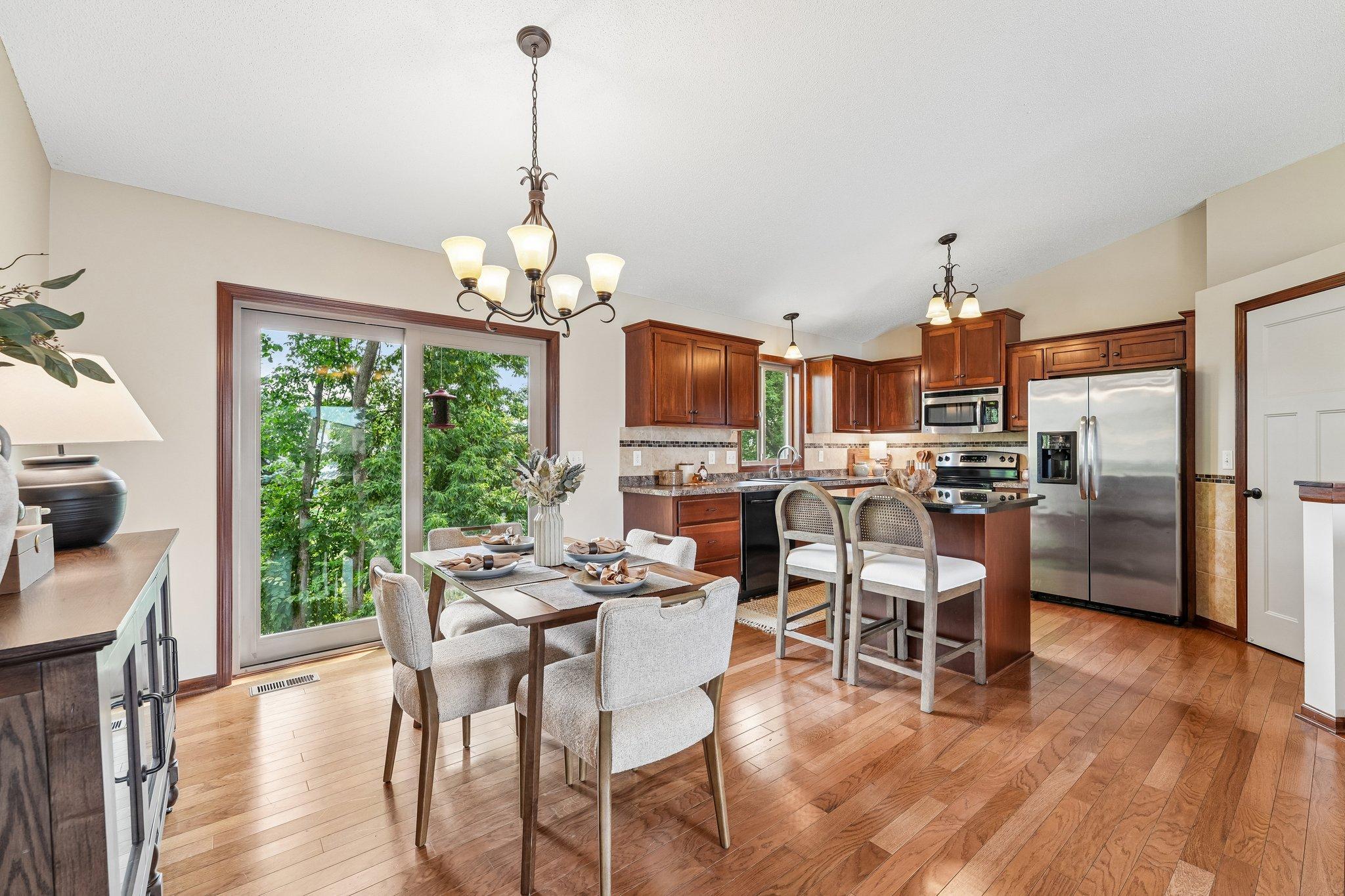 16-web-or-mls-209th St N-S1707-016.jpg