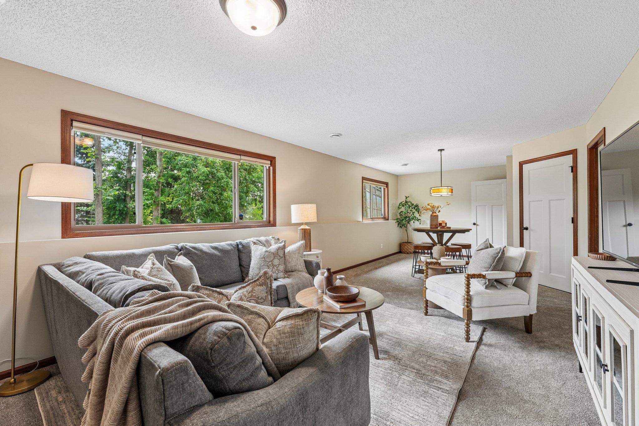 40-web-or-mls-209th St N-S1707-007.jpg