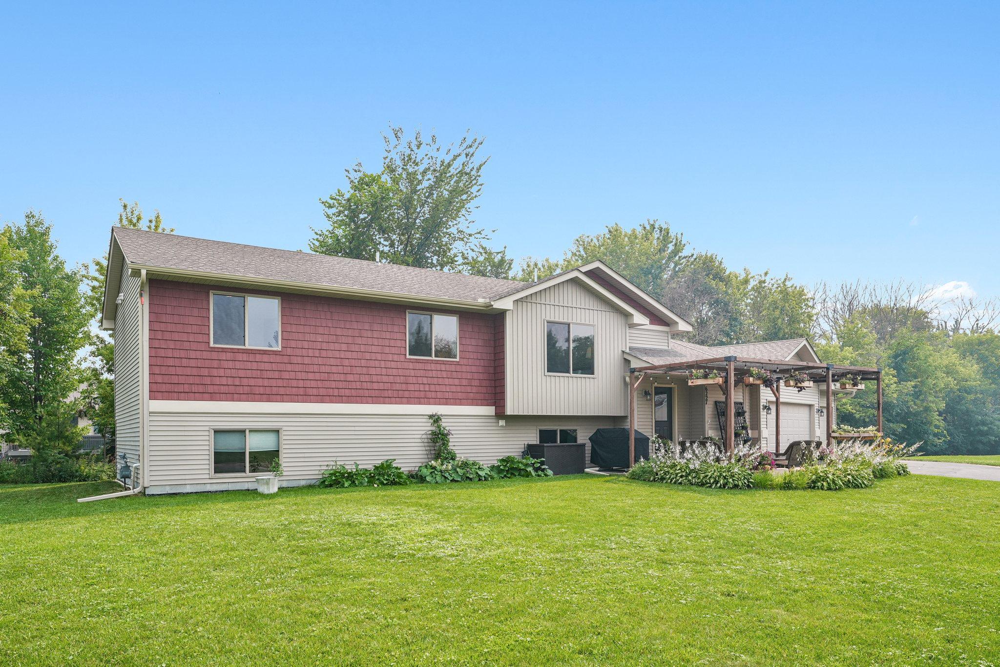 45-web-or-mls-209th St N-S1707-045.jpg