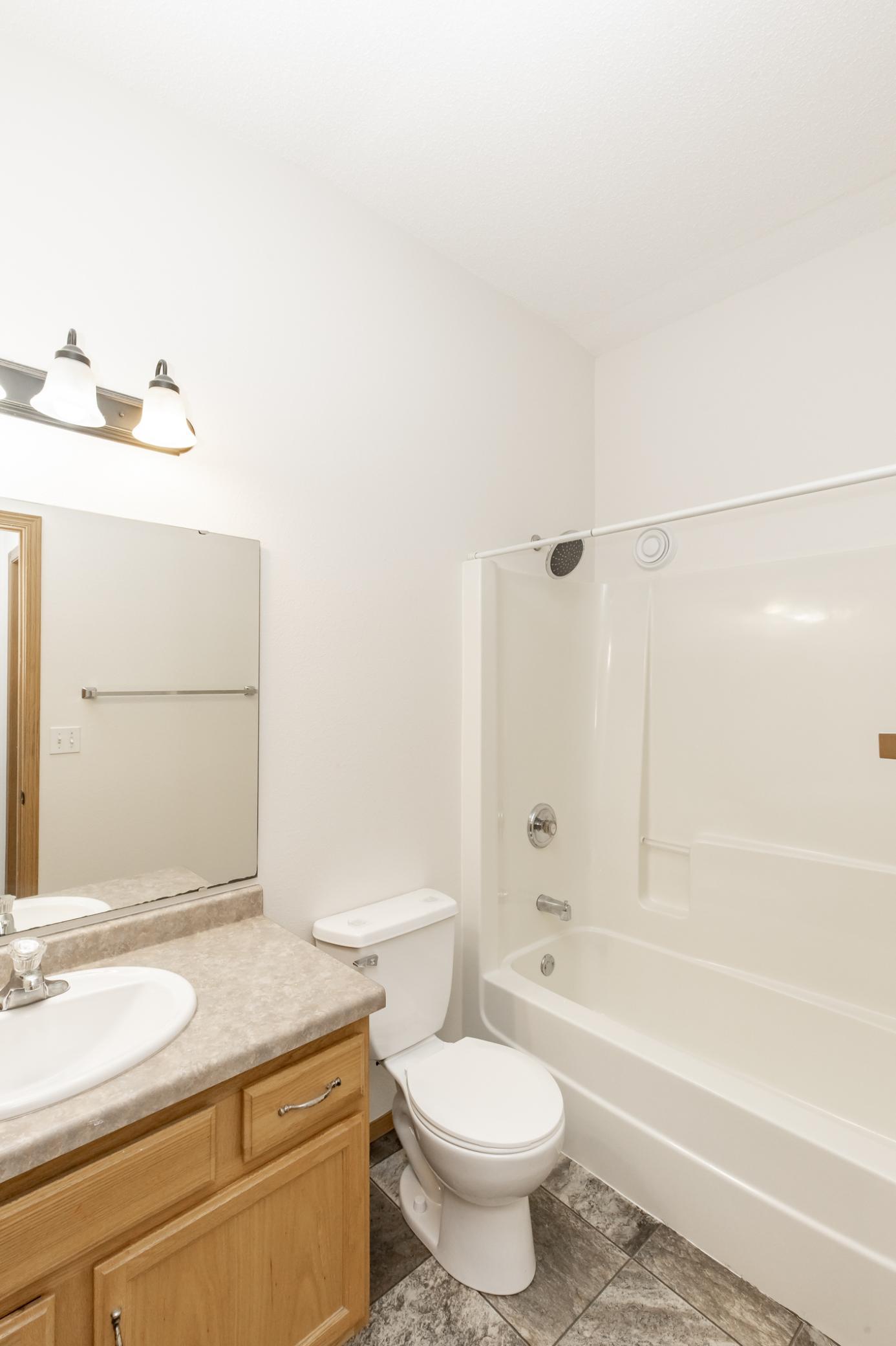 Bathroom 1 - Full