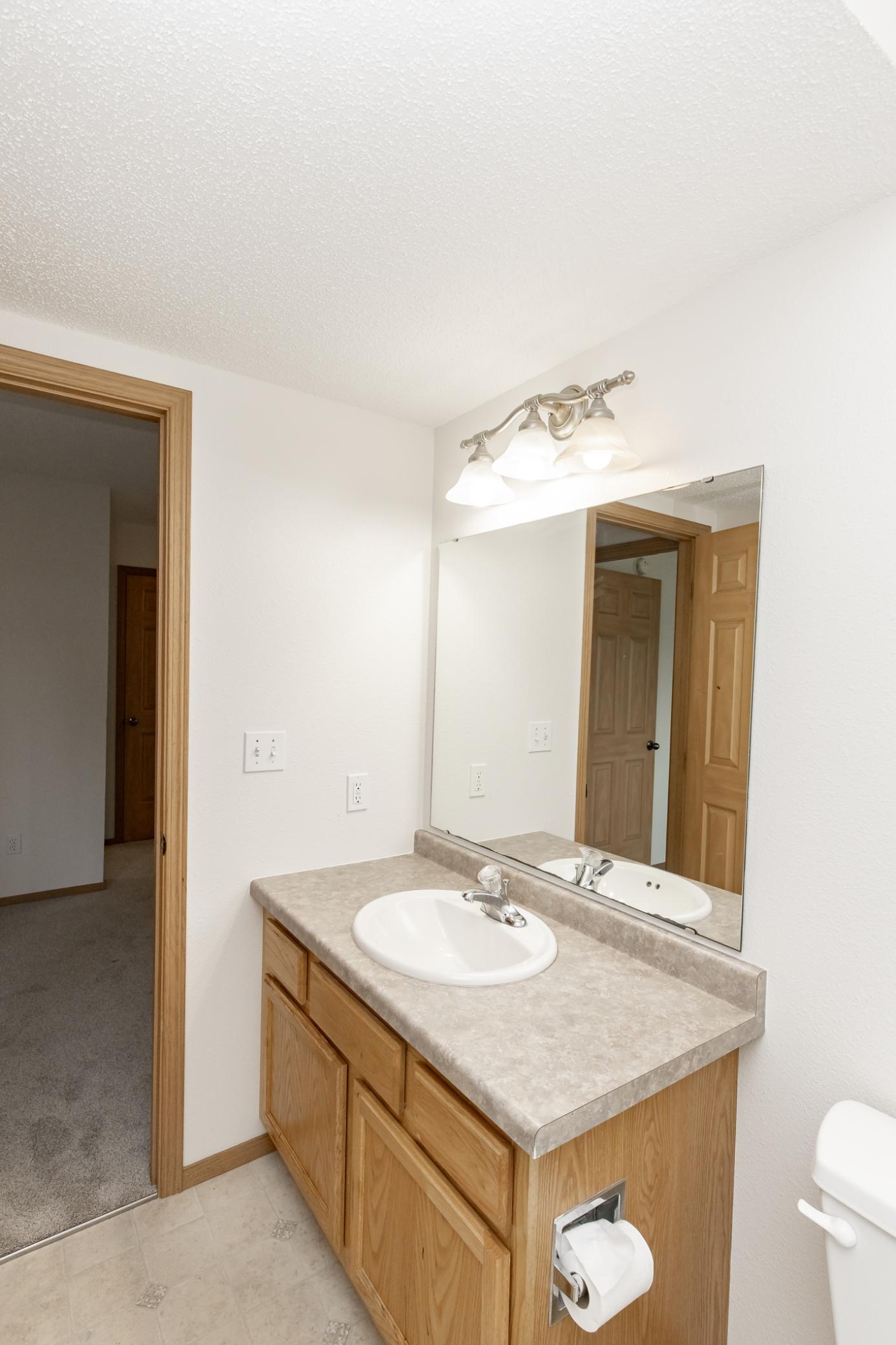 Bathroom 2 - Full