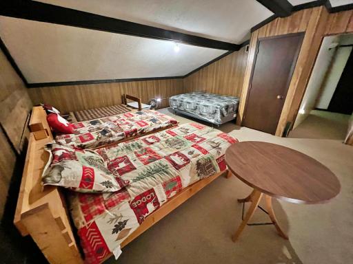 Loft space with lots of sleep space 2.jpg