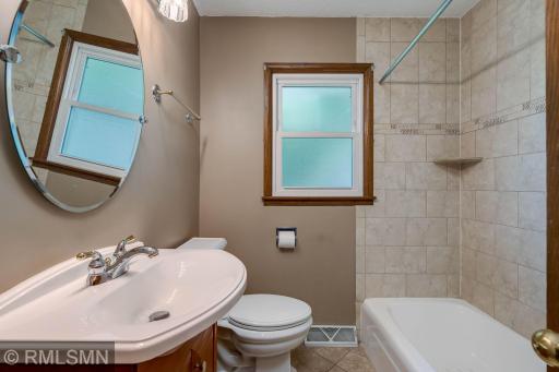 1506 James Drive, Mankato, MN 56003