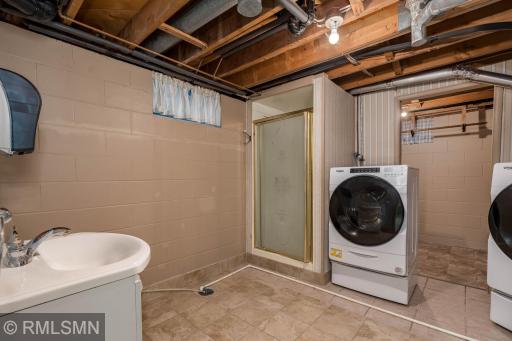 1506 James Drive, Mankato, MN 56003