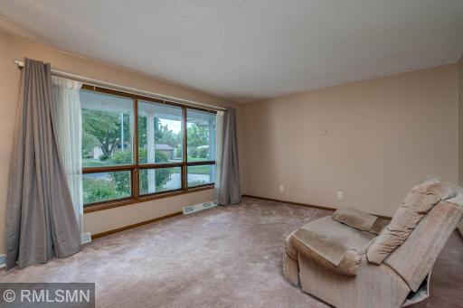 1506 James Drive, Mankato, MN 56003