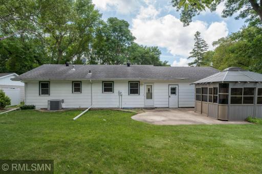 1506 James Drive, Mankato, MN 56003