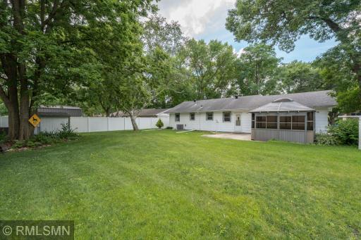 1506 James Drive, Mankato, MN 56003